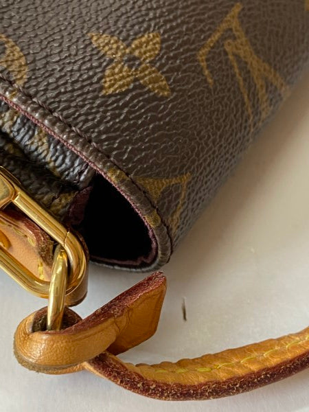 Louis Vuitton Monogram Favorite MM Bag W/ Chain-handbag-Louis Vuitton-The Closet Egypt