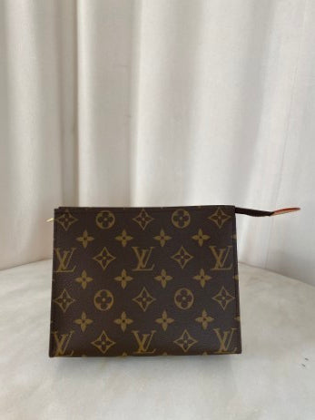 Louis Vuitton Monogram 19 Clutch-Clutch-Louis Vuitton-The Closet Egypt