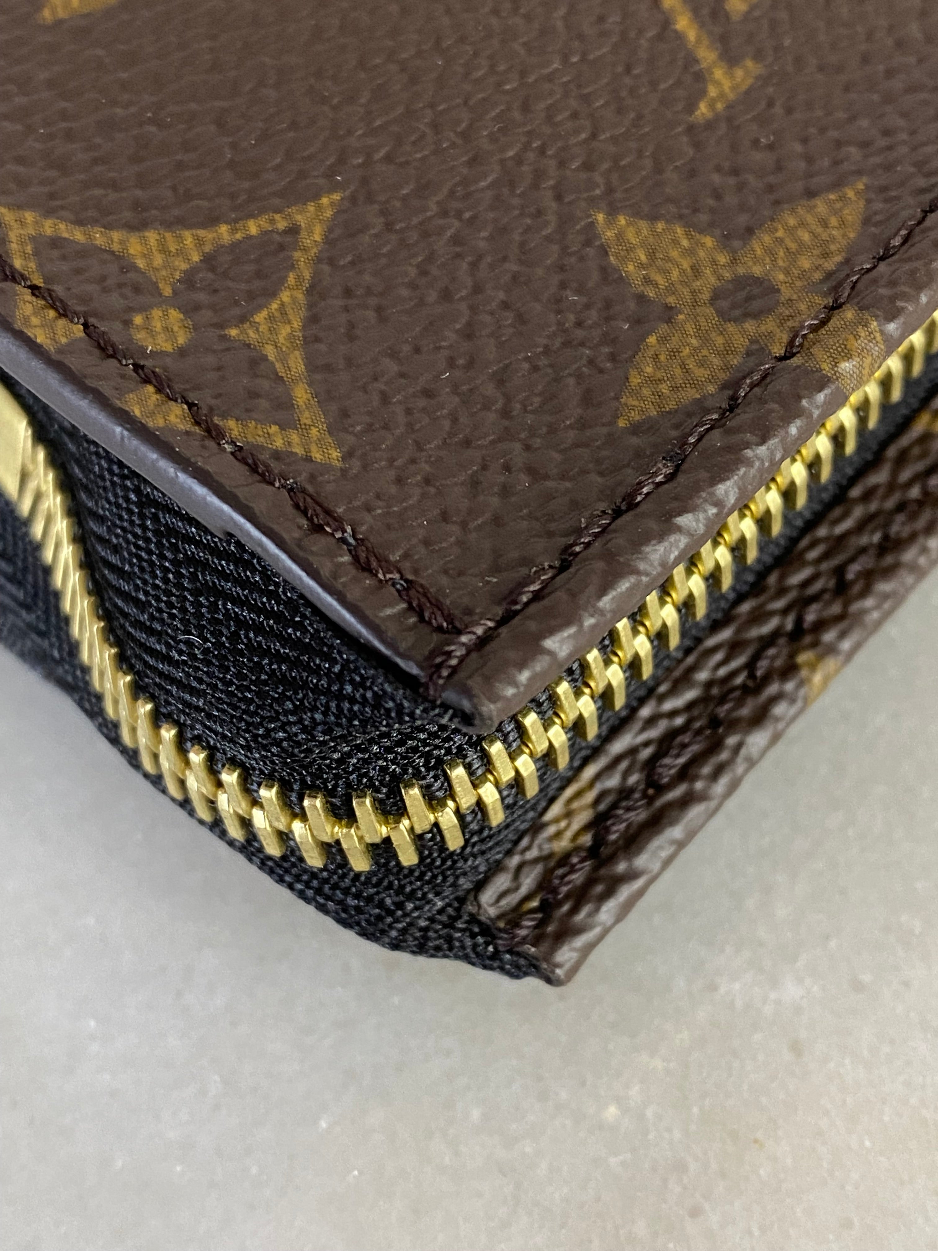 Louis Vuitton Monogram Zip Clutch-Clutch-Louis Vuitton-The Closet Egypt