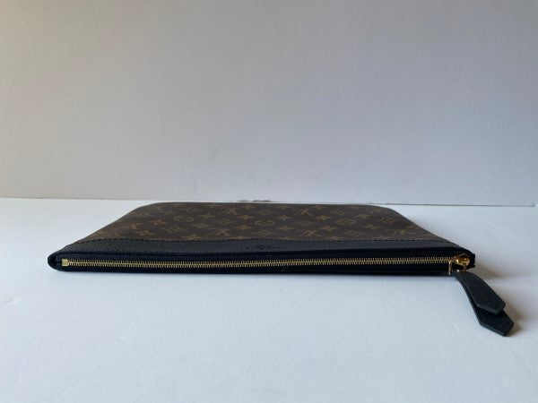 Louis Vuitton Monogram Black Daily Pouch-Pouch-Louis Vuitton-The Closet Egypt