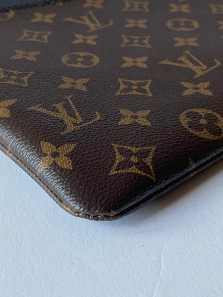 Louis Vuitton Monogram Black Daily Pouch-Pouch-Louis Vuitton-The Closet Egypt