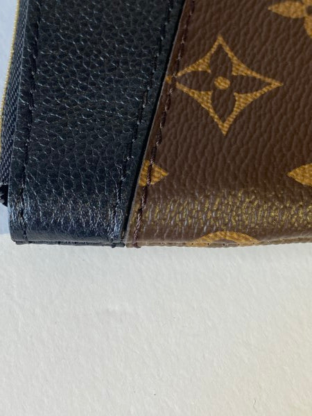 Louis Vuitton Monogram Black Daily Pouch-Pouch-Louis Vuitton-The Closet Egypt