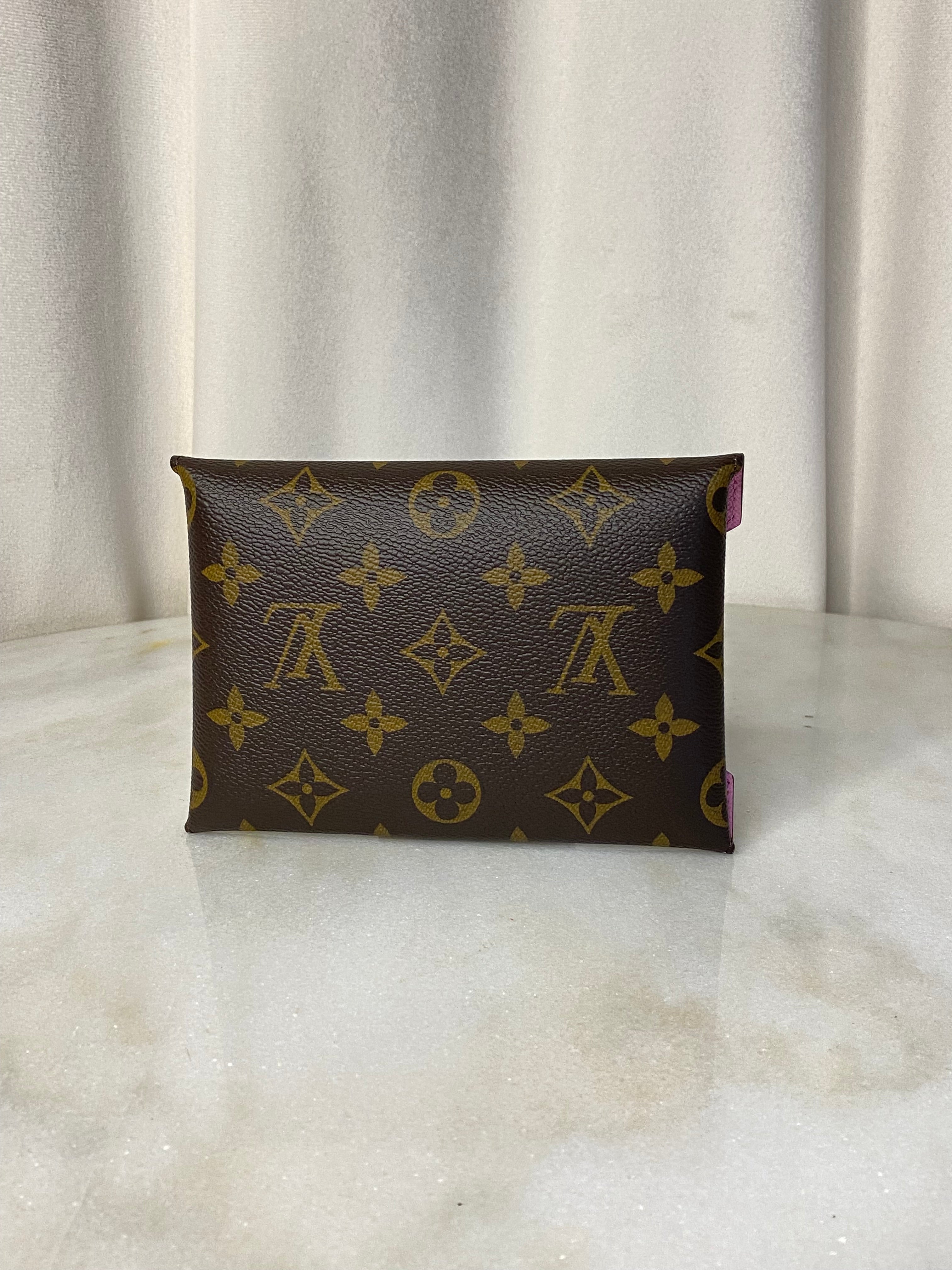Louis Vuitton Monogram Medium Pouch-Pouch-Louis Vuitton-The Closet Egypt
