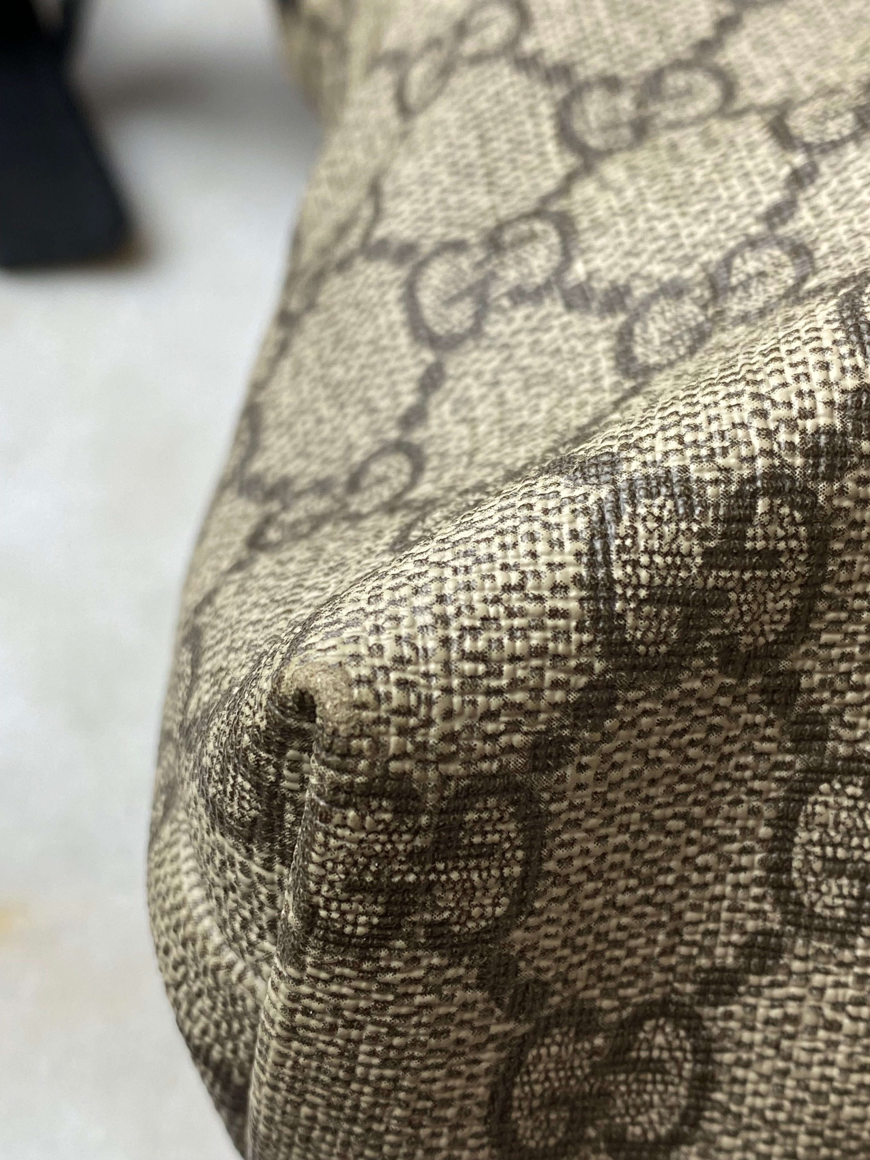 Gucci Ebony GG Supreme Monogram Messenger Bag