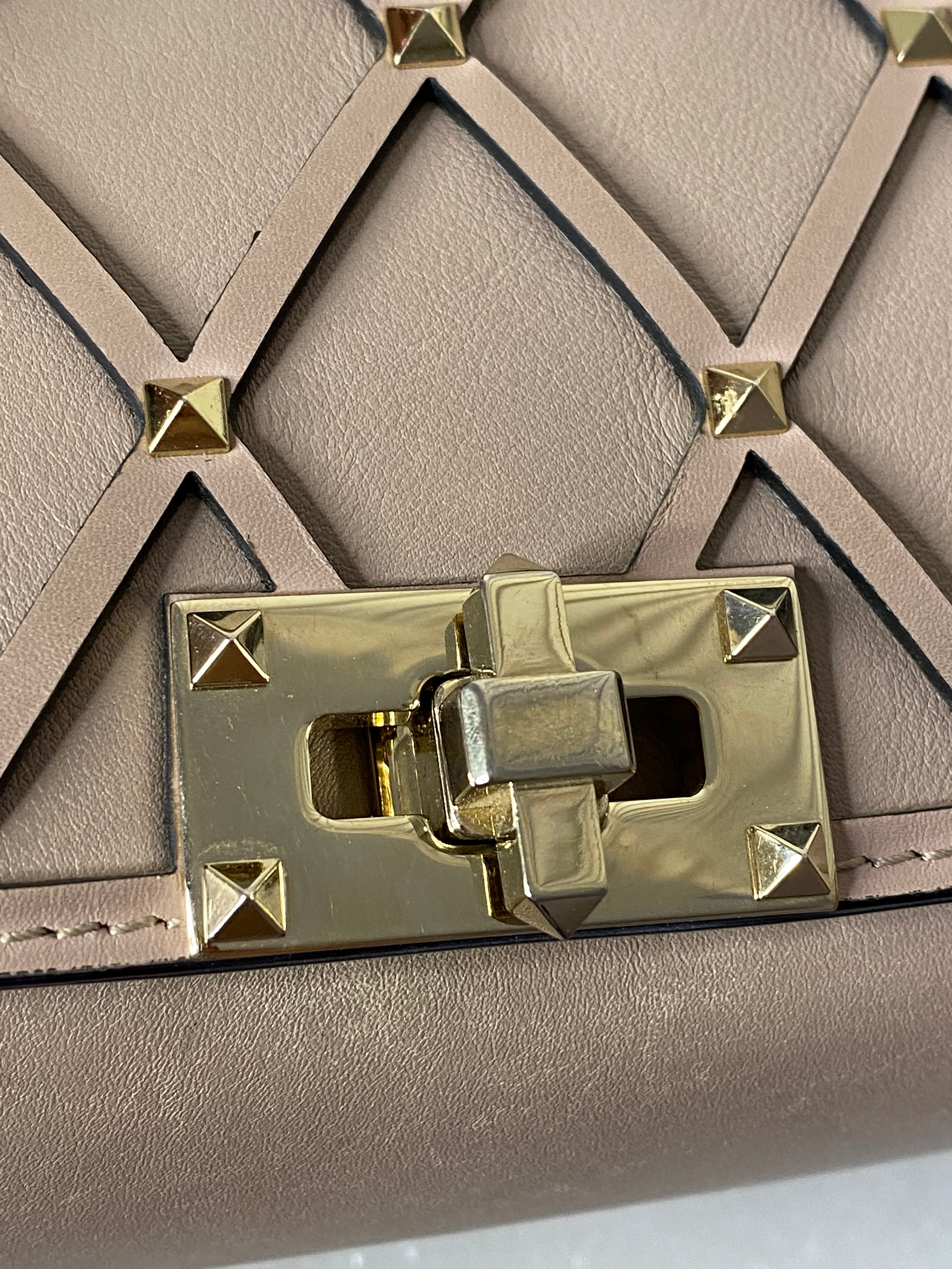 Valentino Nude Rockstud Bag W/ Chain-handbag-Valentino-The Closet Egypt