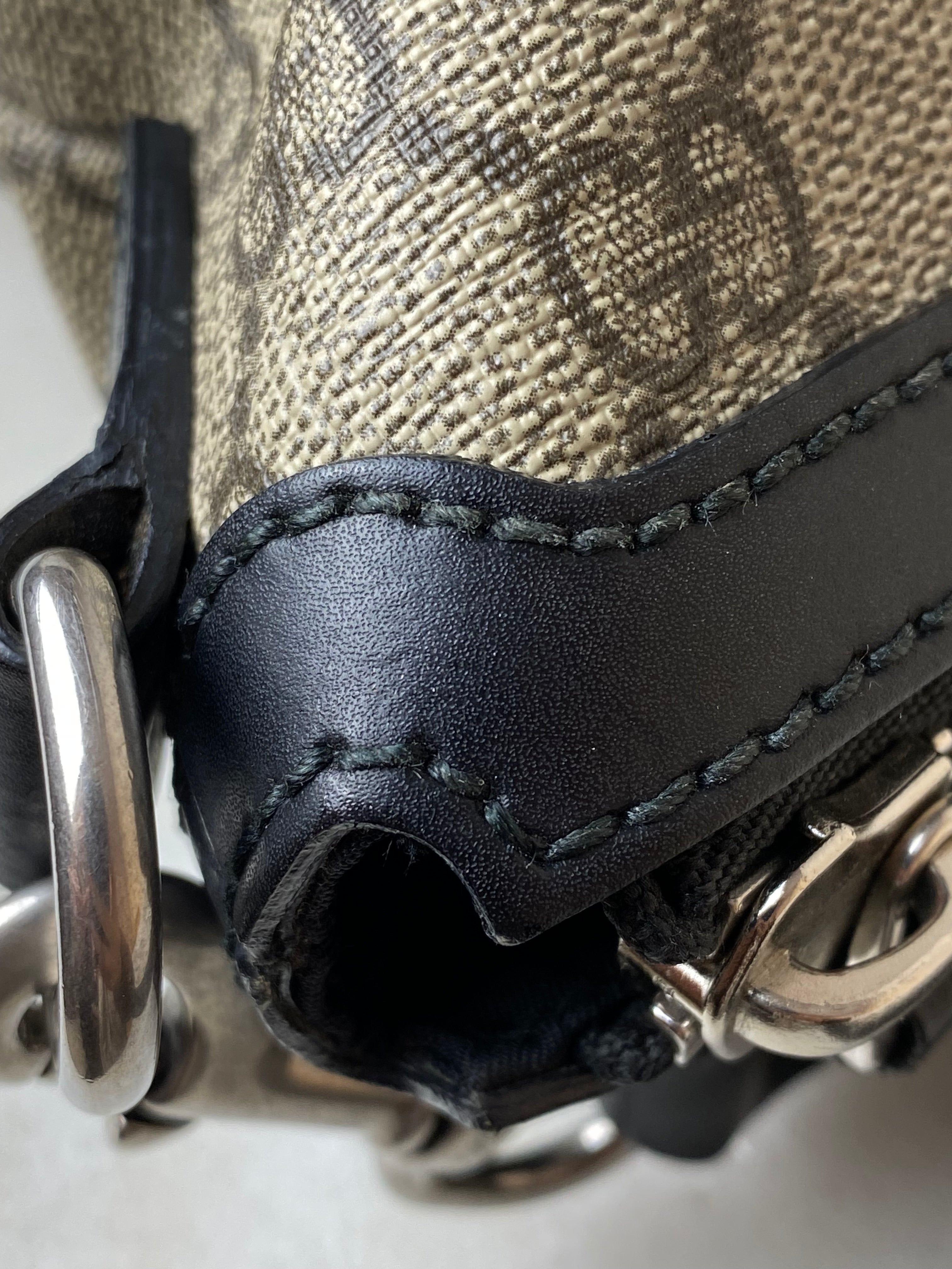 Gucci Ebony GG Supreme Monogram Messenger Bag