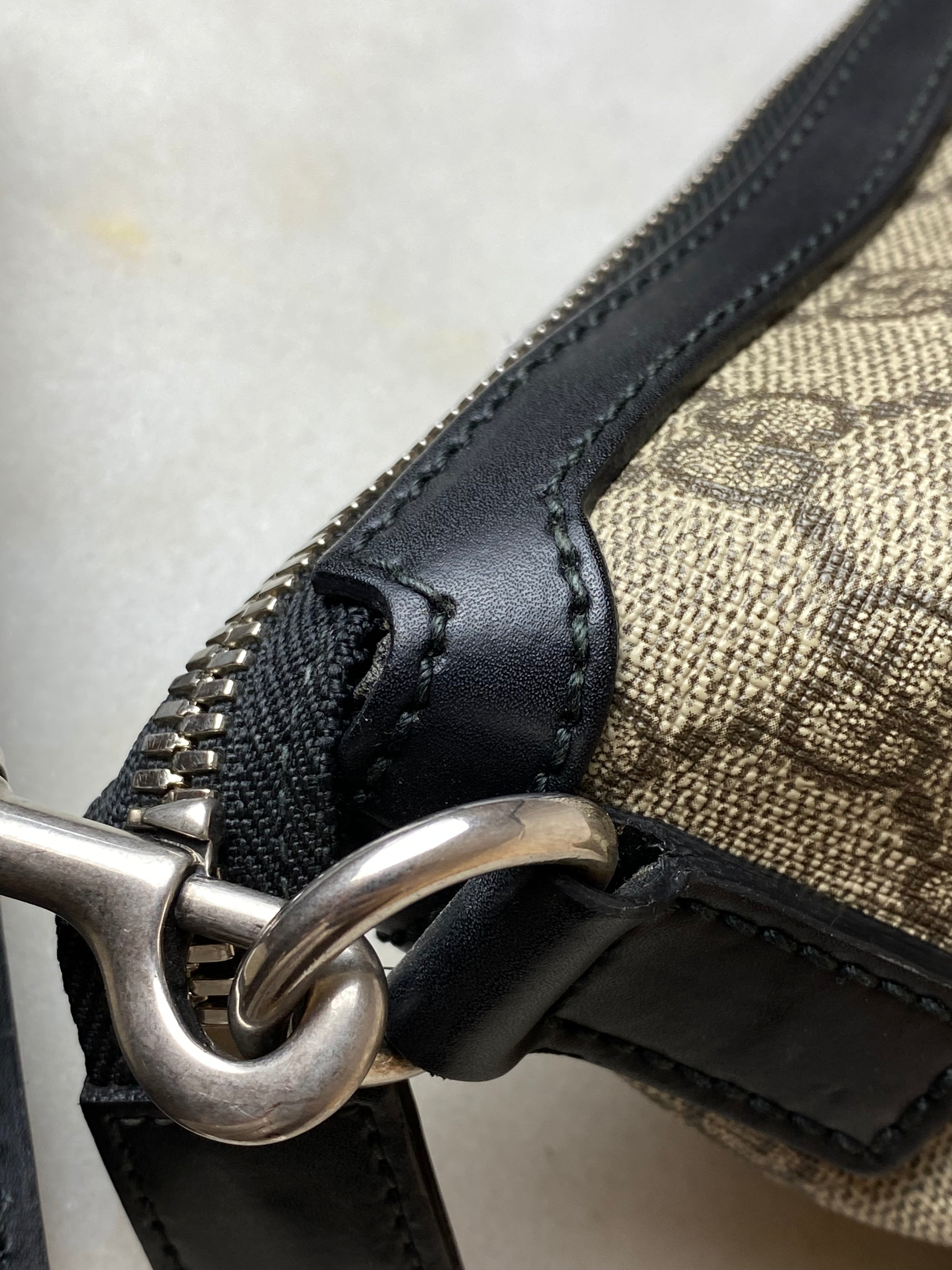Gucci Ebony GG Supreme Monogram Messenger Bag
