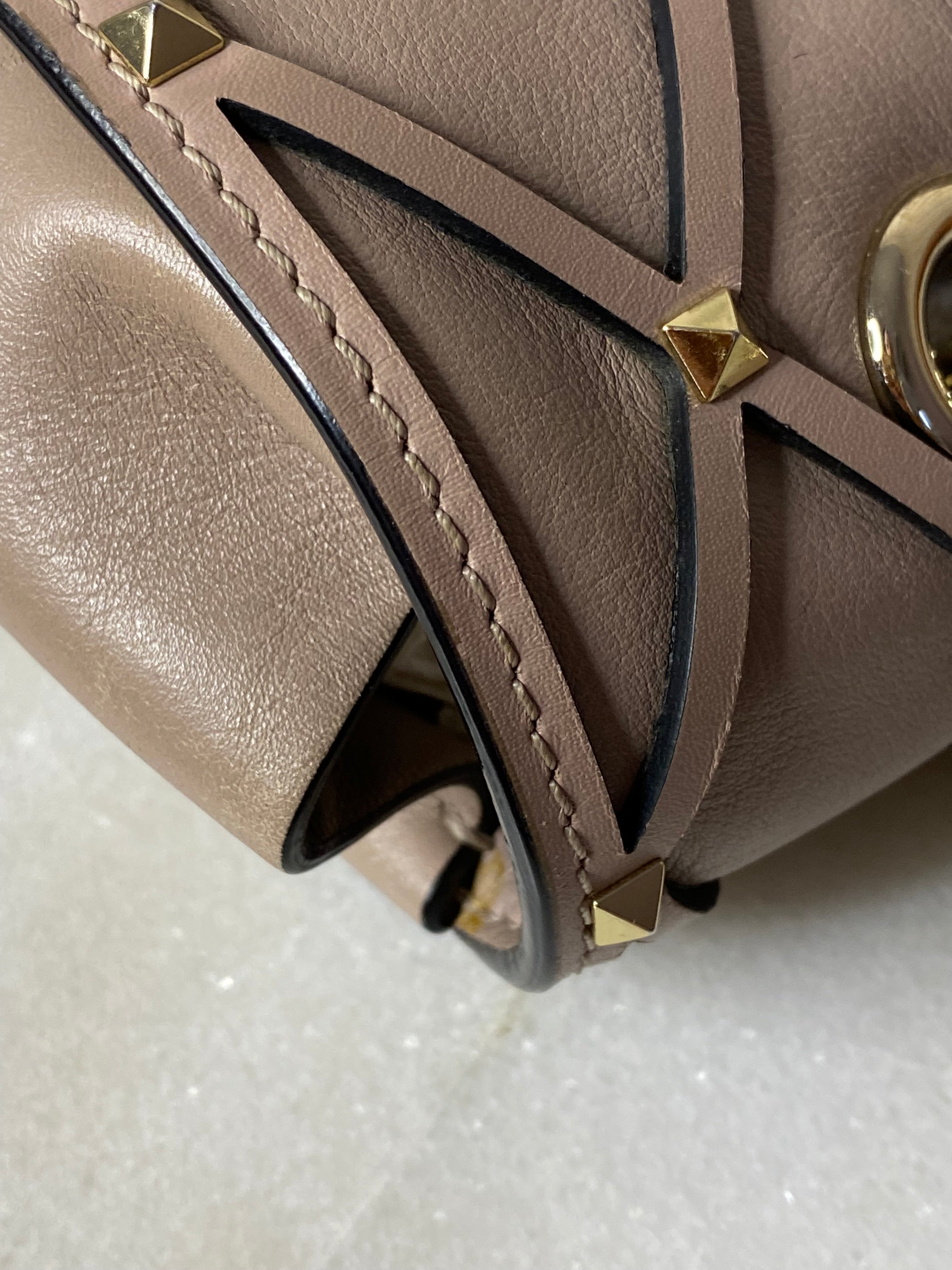 Valentino Nude Rockstud Bag W/ Chain-handbag-Valentino-The Closet Egypt