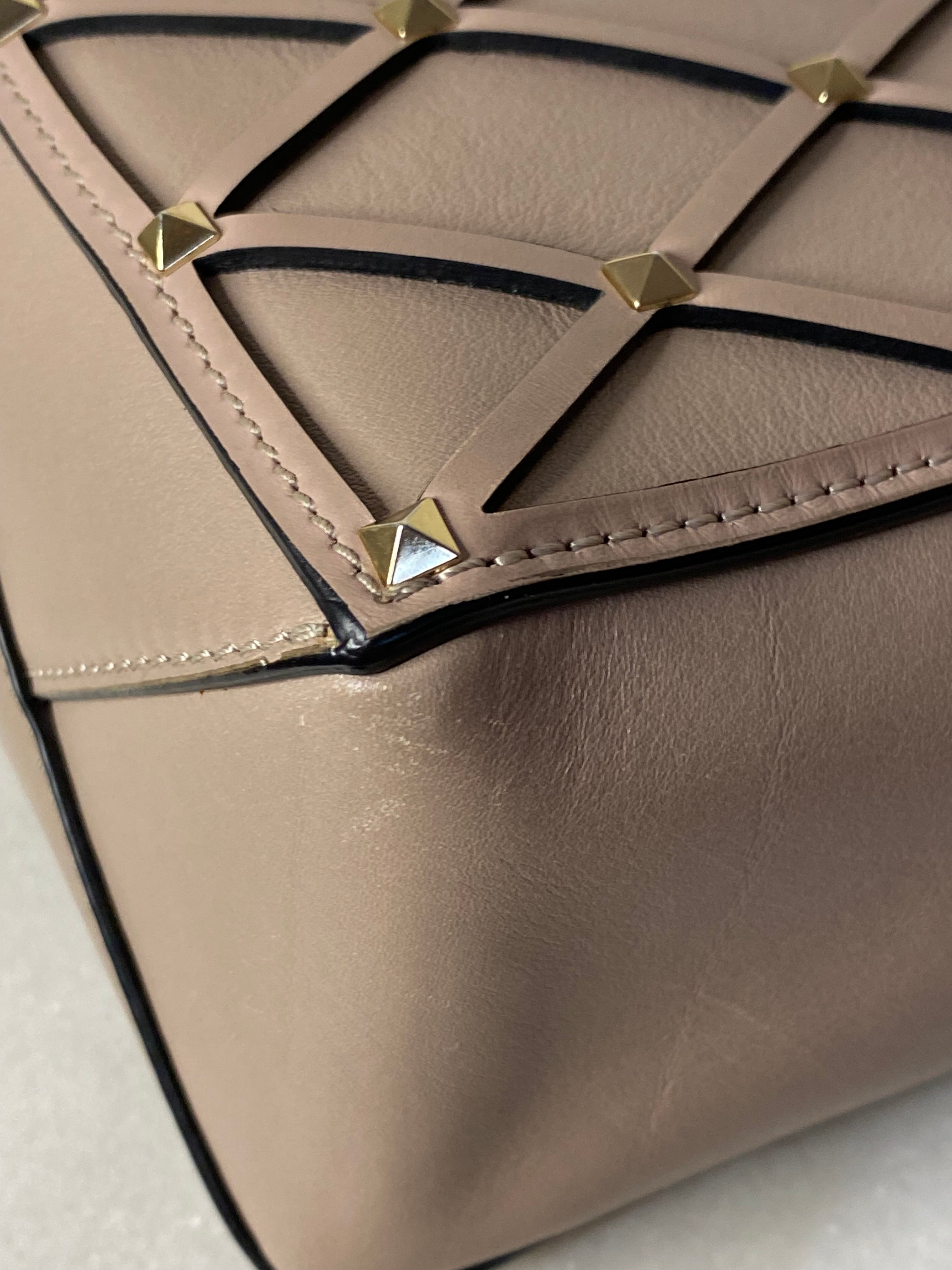 Valentino Nude Rockstud Bag W/ Chain-handbag-Valentino-The Closet Egypt