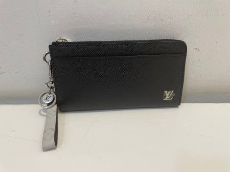 Louis Vuitton Black Zippy Dragonne Wallet-wallet-Louis Vuitton-The Closet Egypt