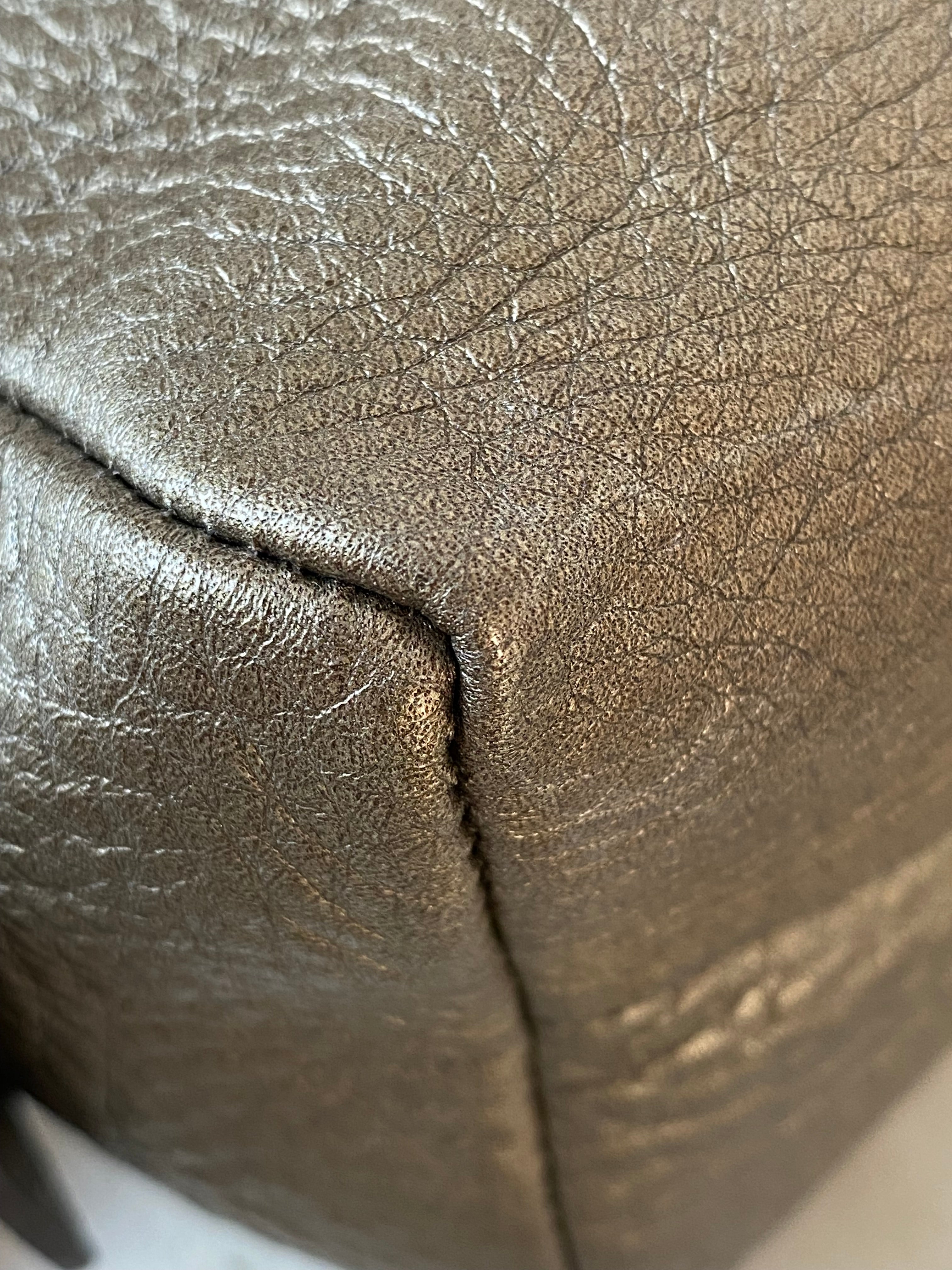 Gucci Silver Metallic Soho Makeup Case-Makeup Case-Gucci-The Closet Egypt