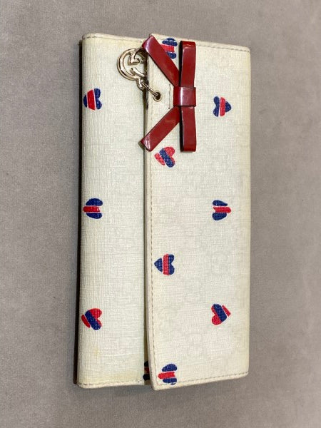 Gucci White GG Heart Print Continental Wallet-wallet-Gucci-The Closet Egypt