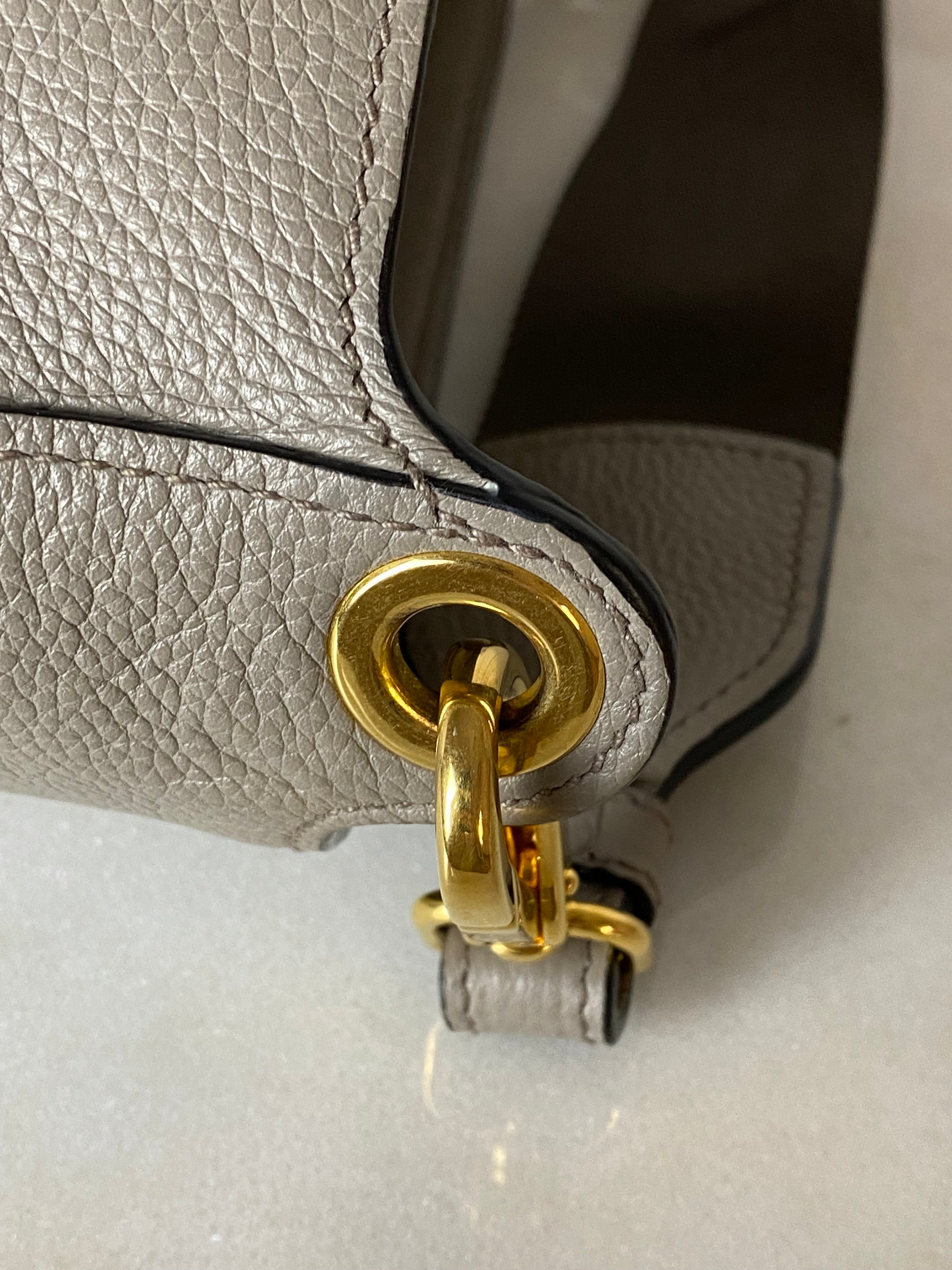 Prada Grey Vitello Daino Euro Leder Schultertasche Crossbody Bag-handbag-Prada-The Closet Egypt