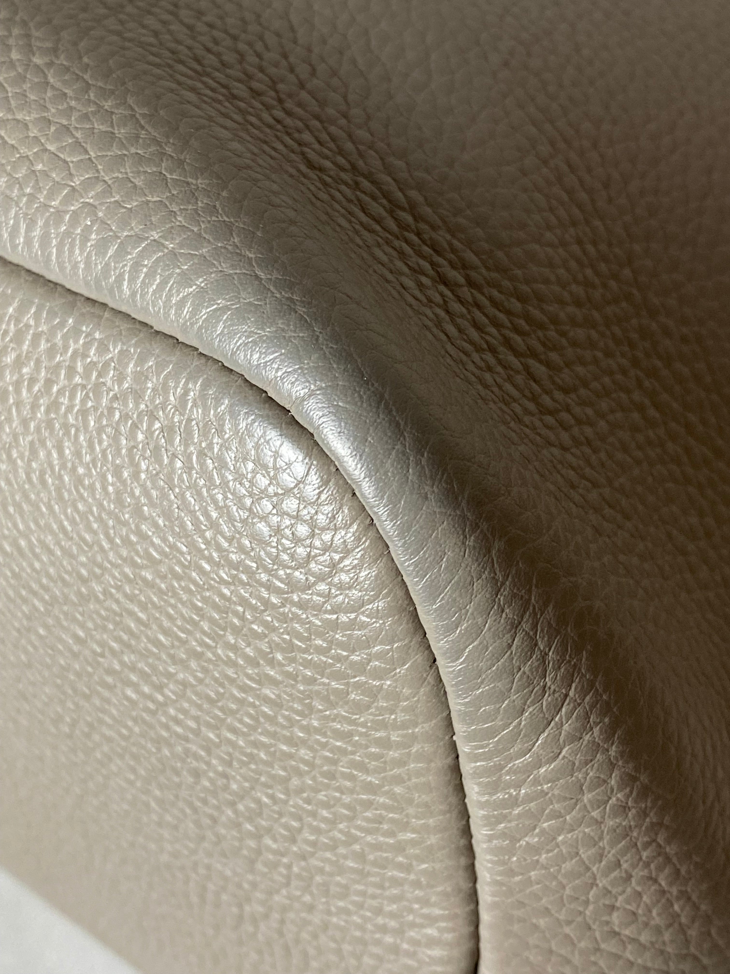 Prada Grey Vitello Daino Euro Leder Schultertasche Crossbody Bag-handbag-Prada-The Closet Egypt