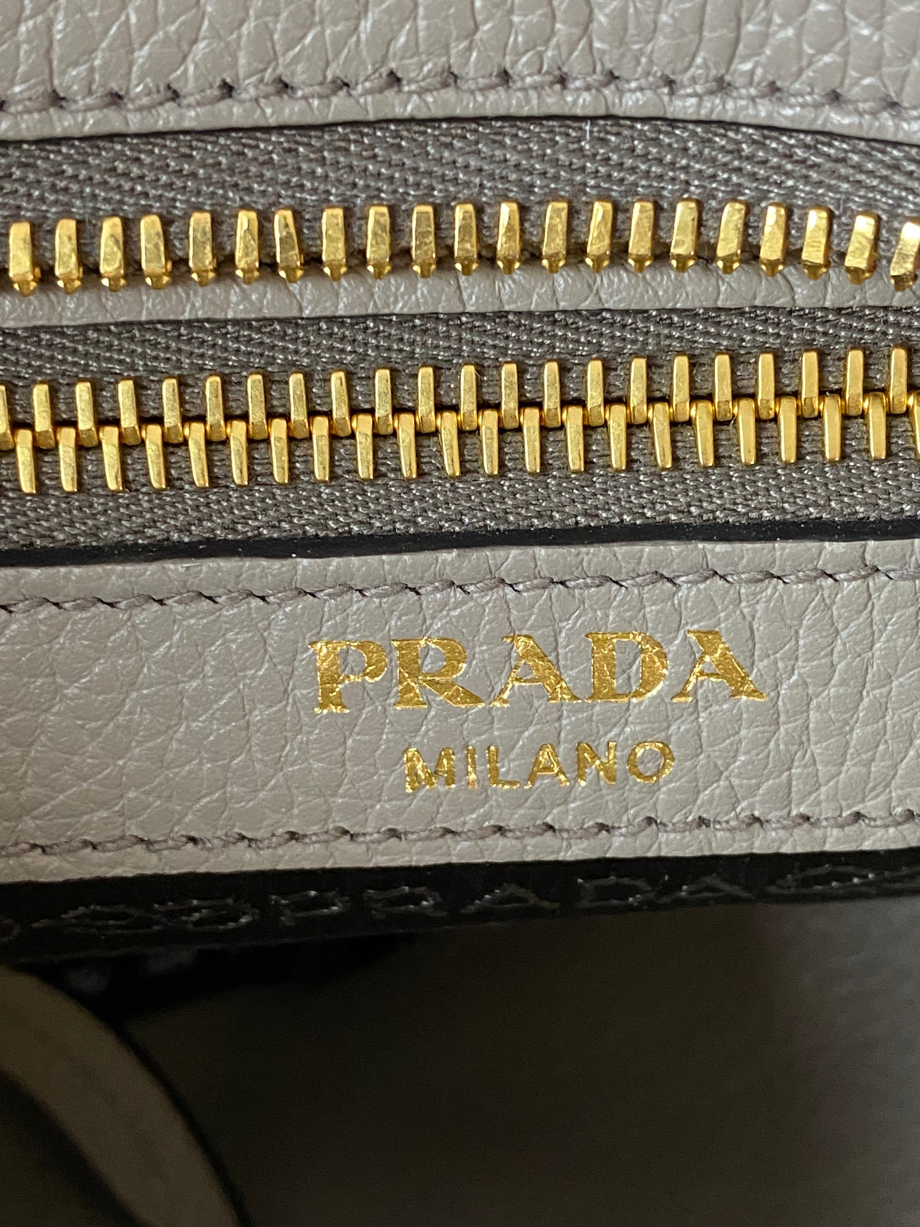 Prada Grey Vitello Daino Euro Leder Schultertasche Crossbody Bag-handbag-Prada-The Closet Egypt