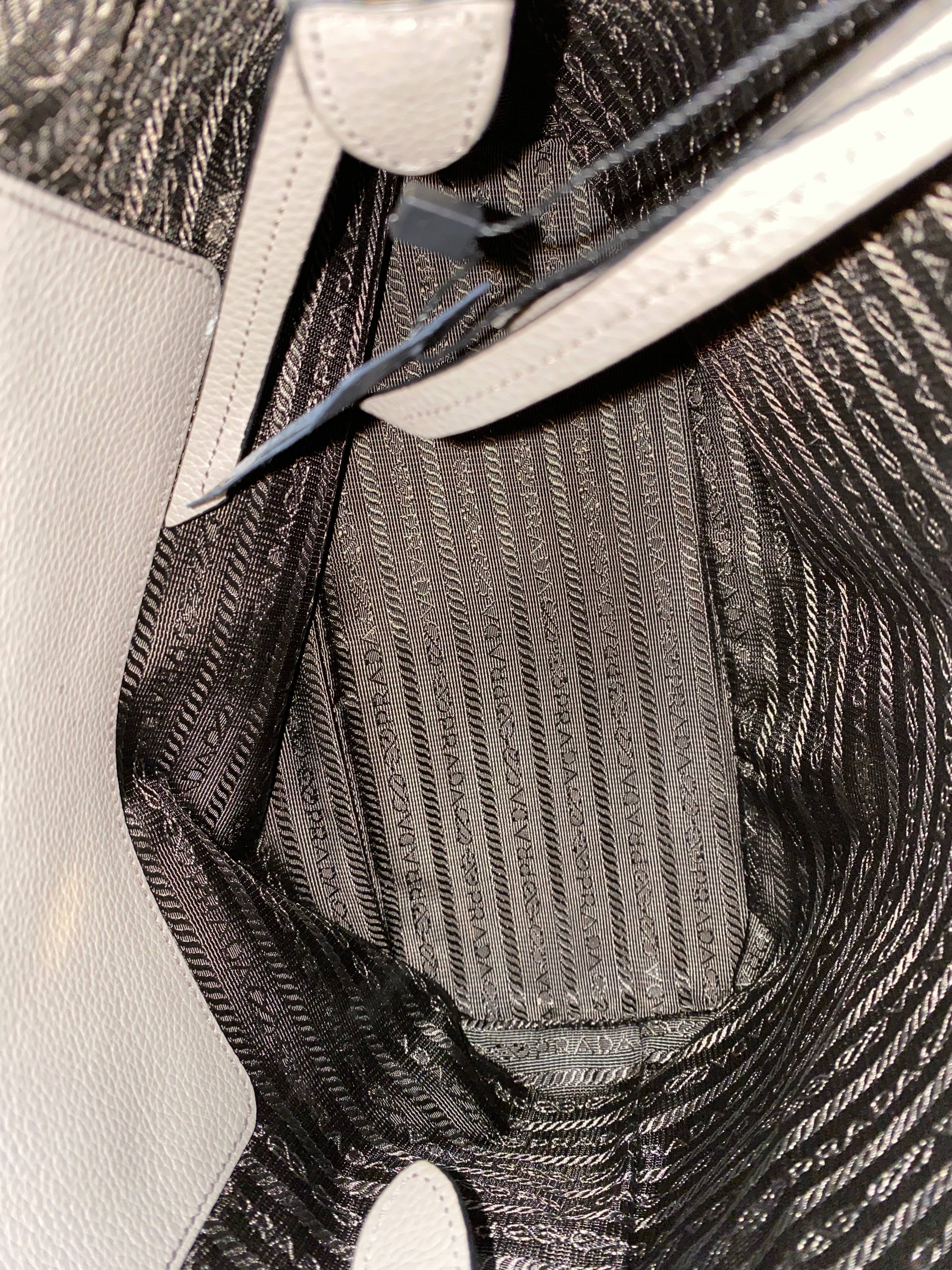 Prada Grey Vitello Daino Euro Leder Schultertasche Crossbody Bag-handbag-Prada-The Closet Egypt