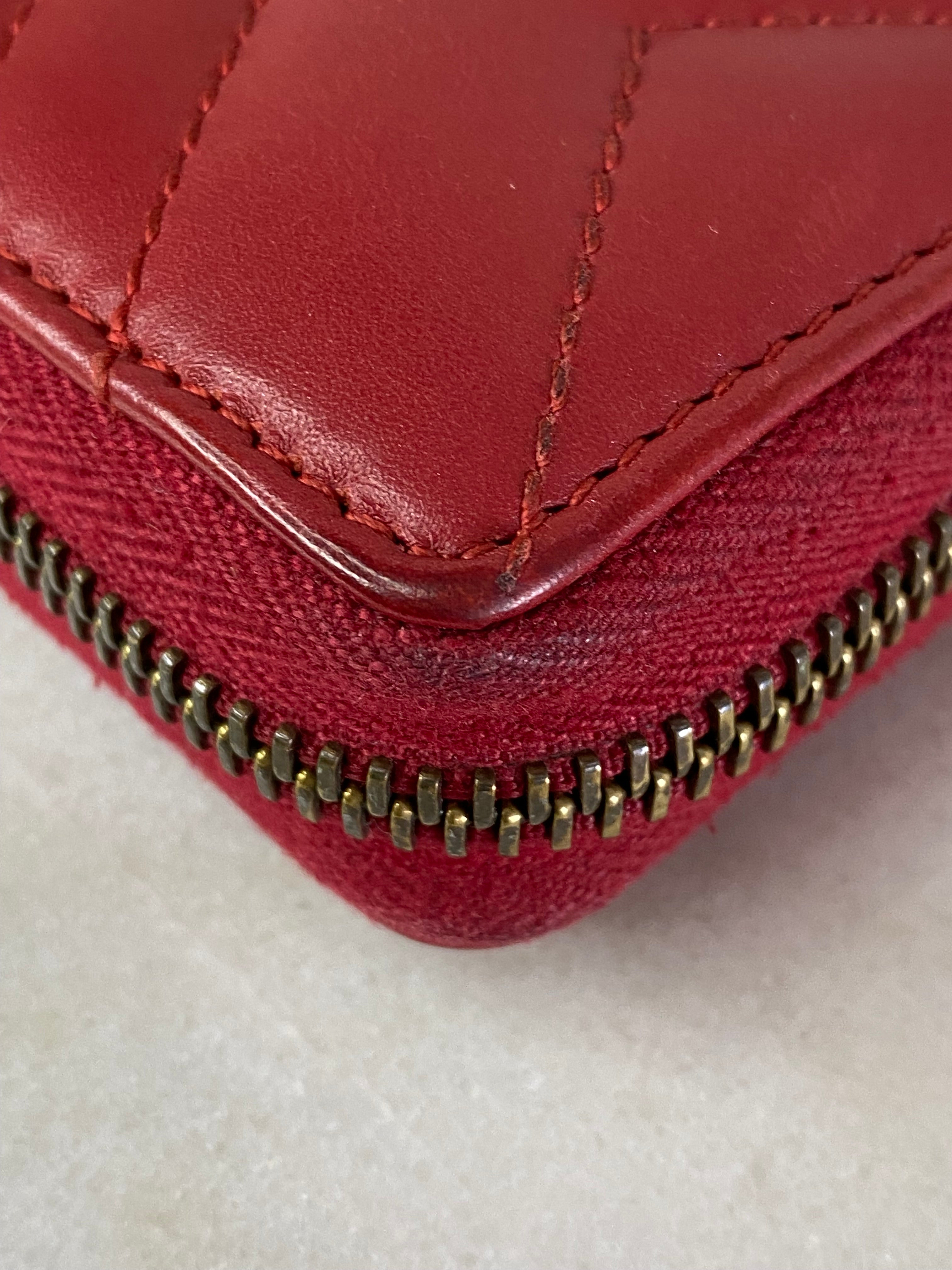 Gucci Red GG Matelasse Marmont Round Zip Wallet-wallet-Gucci-The Closet Egypt
