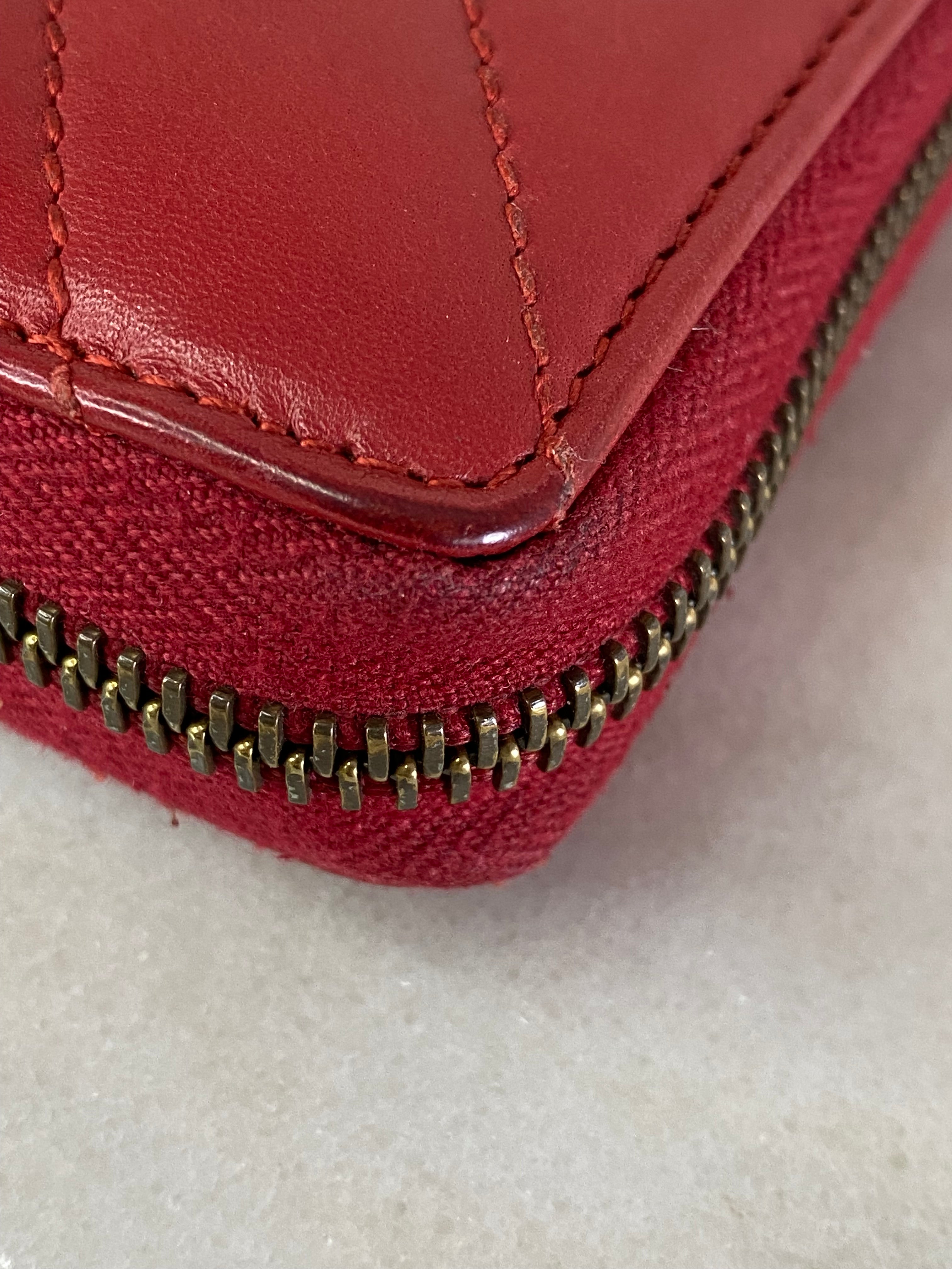 Gucci Red GG Matelasse Marmont Round Zip Wallet-wallet-Gucci-The Closet Egypt