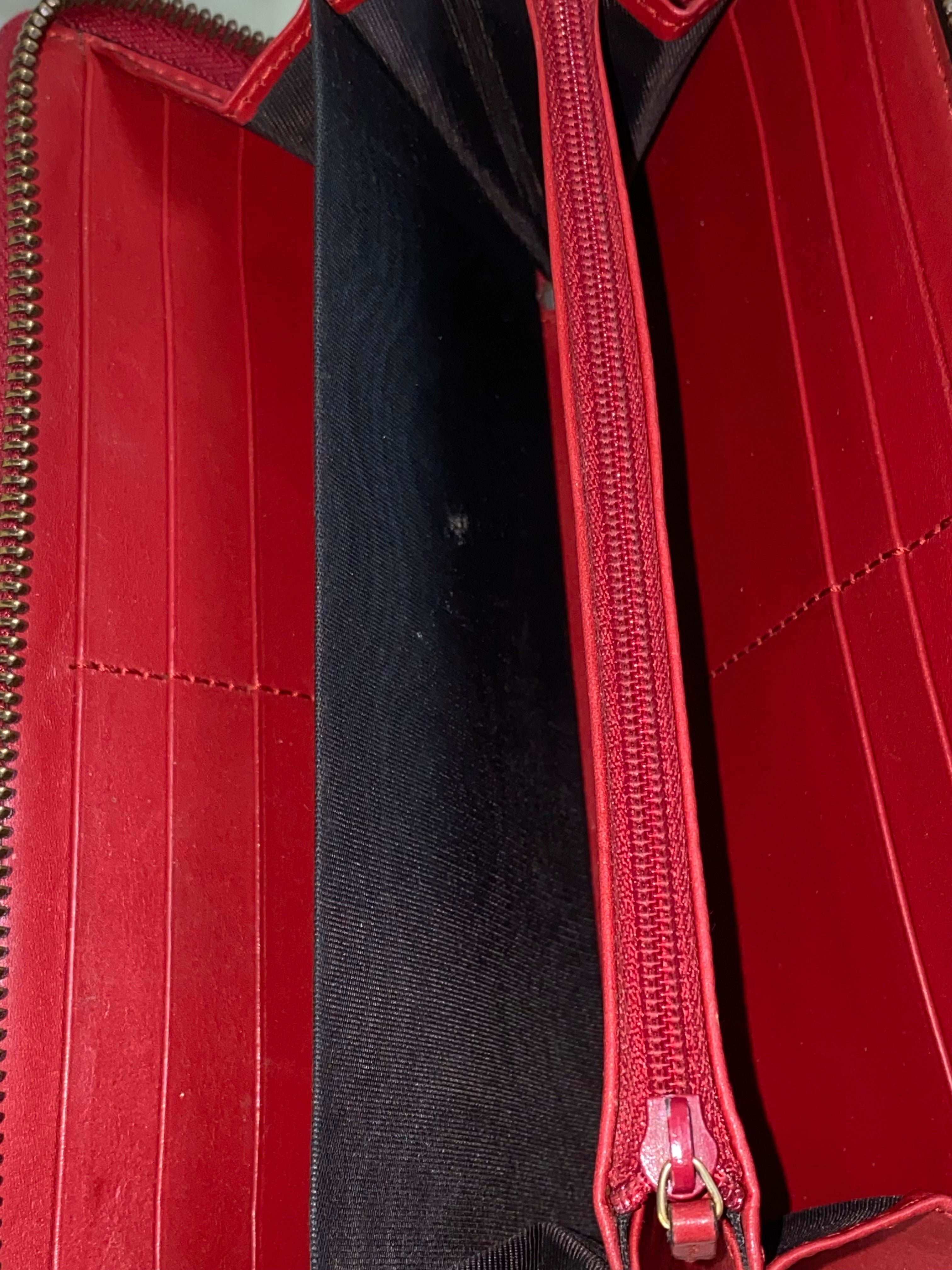 Gucci Red GG Matelasse Marmont Round Zip Wallet-wallet-Gucci-The Closet Egypt