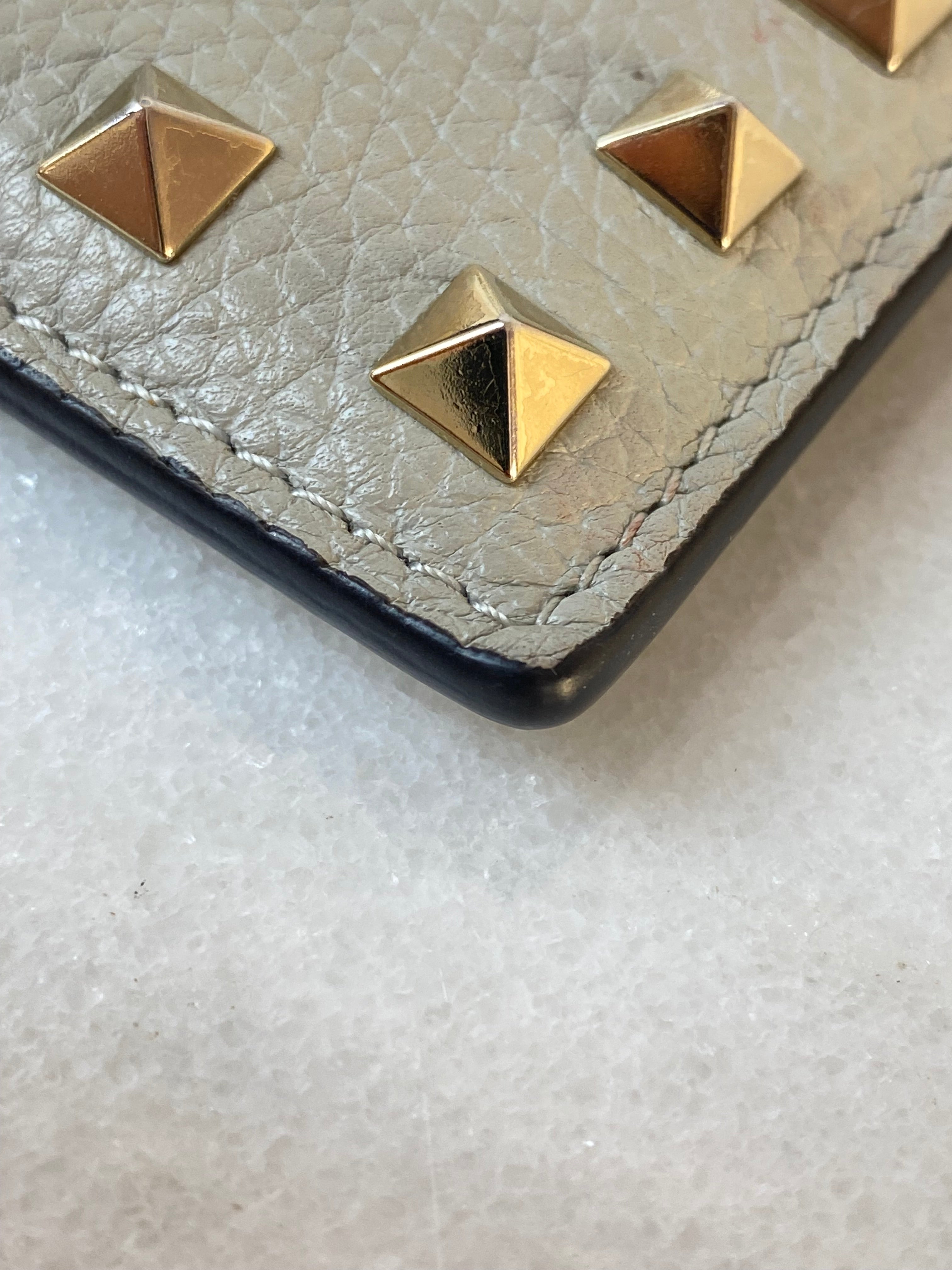Valentino Light Gray Rockstud Card Holder-Card Holder-Valentino-The Closet Egypt