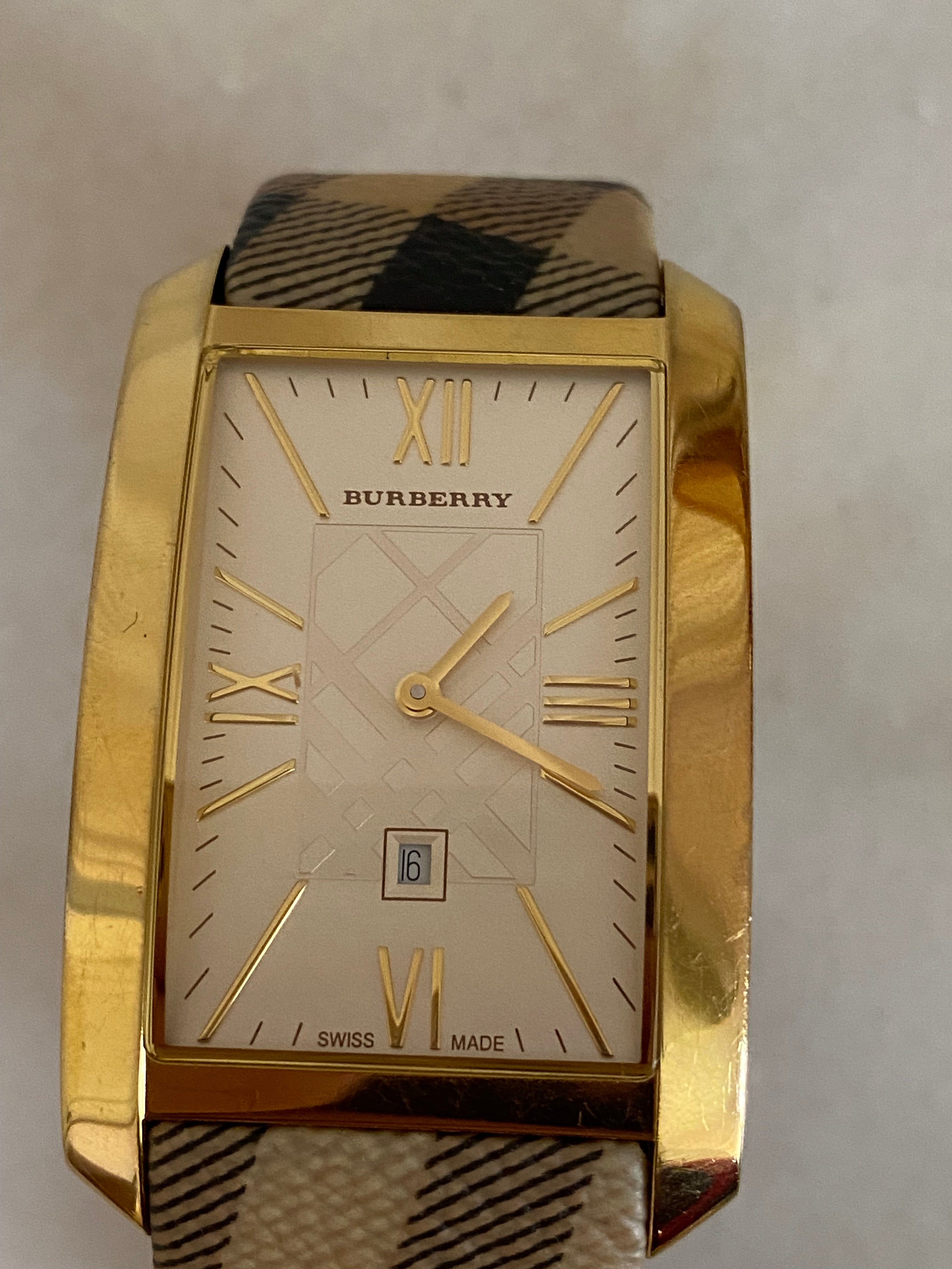 Burberry Gold House Check Watch-Watch-Burberry-The Closet Egypt