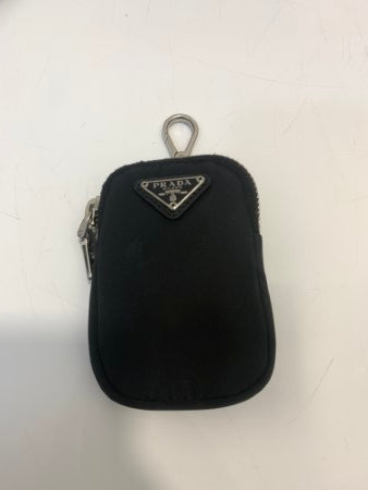 Prada Black Nylon Re-Edition 2005 Shoulder Bag-handbag-Prada-The Closet Egypt