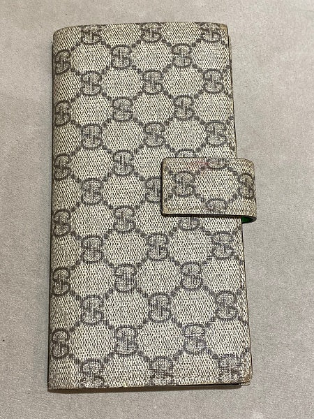 Gucci Bicolor GG Supreme Heart Print Wallet-wallet-Gucci-The Closet Egypt