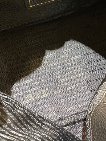 Prada Black Vitello Daino Tote Bag-handbag-Prada-The Closet Egypt