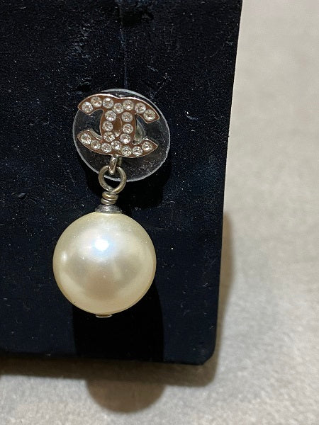 Chanel Silver CC with Drop Pearl Earrings-Earrings-Chanel-The Closet Egypt