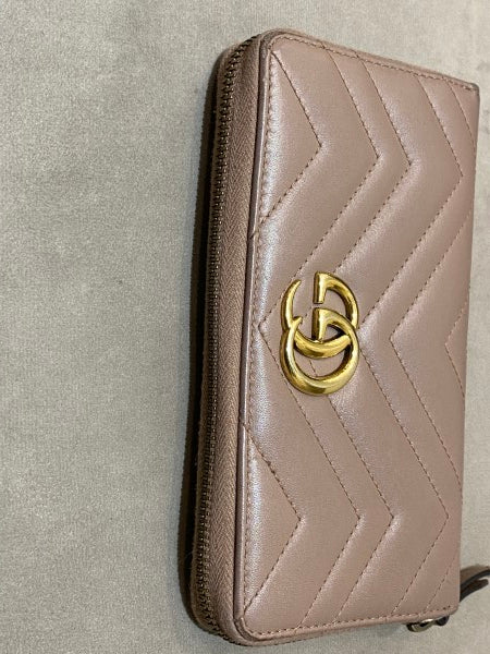 Gucci Beige GG Matelasse Marmont Zip Around Wallet
