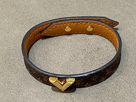 Louis Vuitton Monogram Essential V Bracelet-Bracelet-Louis Vuitton-The Closet Egypt