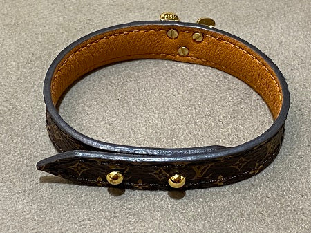 Louis Vuitton Monogram Essential V Bracelet-Bracelet-Louis Vuitton-The Closet Egypt