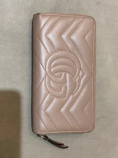 Gucci Beige GG Matelasse Marmont Zip Around Wallet