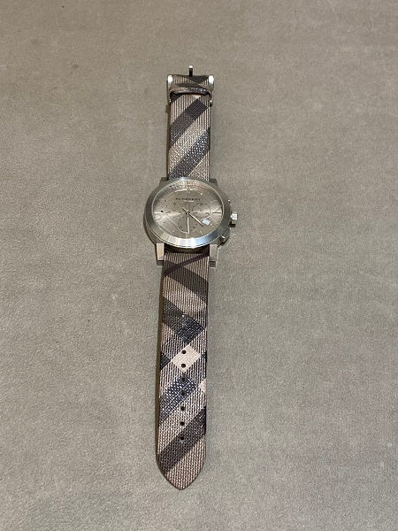 Burberry House Check Watch-Watch-Burberry-The Closet Egypt