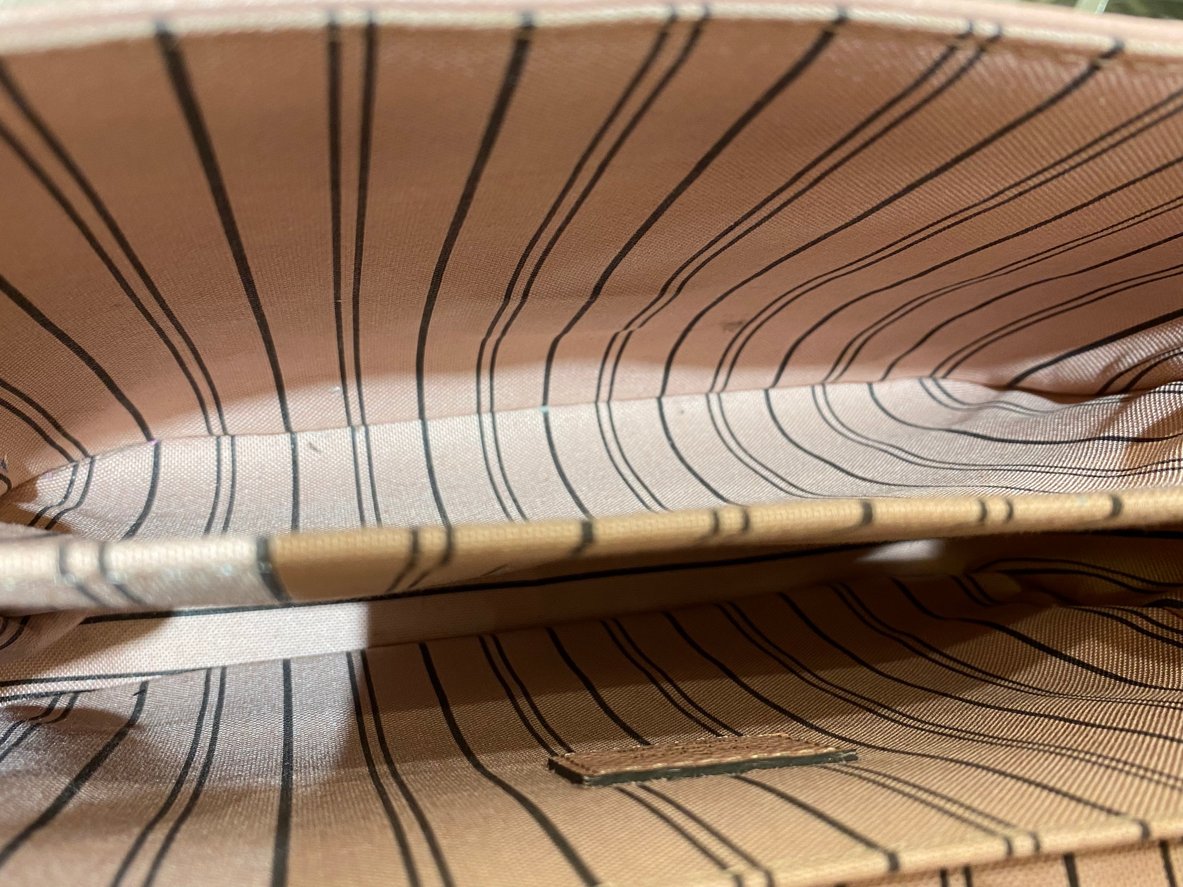 Louis Vuitton Pochette Metis Bag-handbag-Louis Vuitton-The Closet Egypt