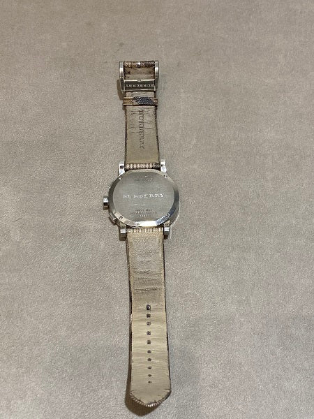 Burberry House Check Watch-Watch-Burberry-The Closet Egypt
