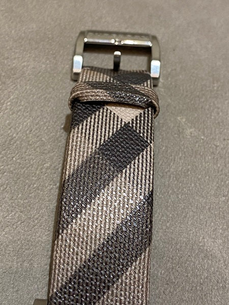 Burberry House Check Watch-Watch-Burberry-The Closet Egypt