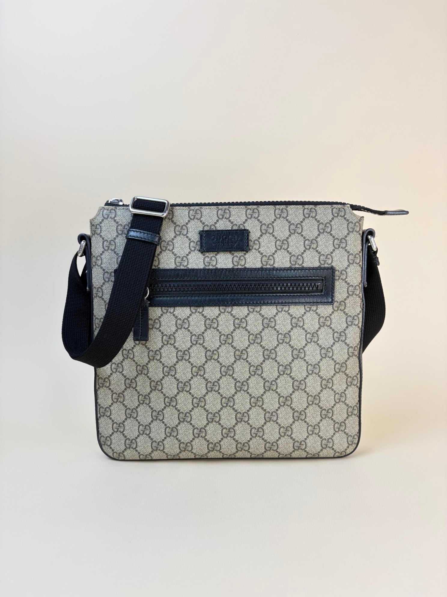 Gucci Bicolor GG Supreme Flat Messenger Shoulder Bag