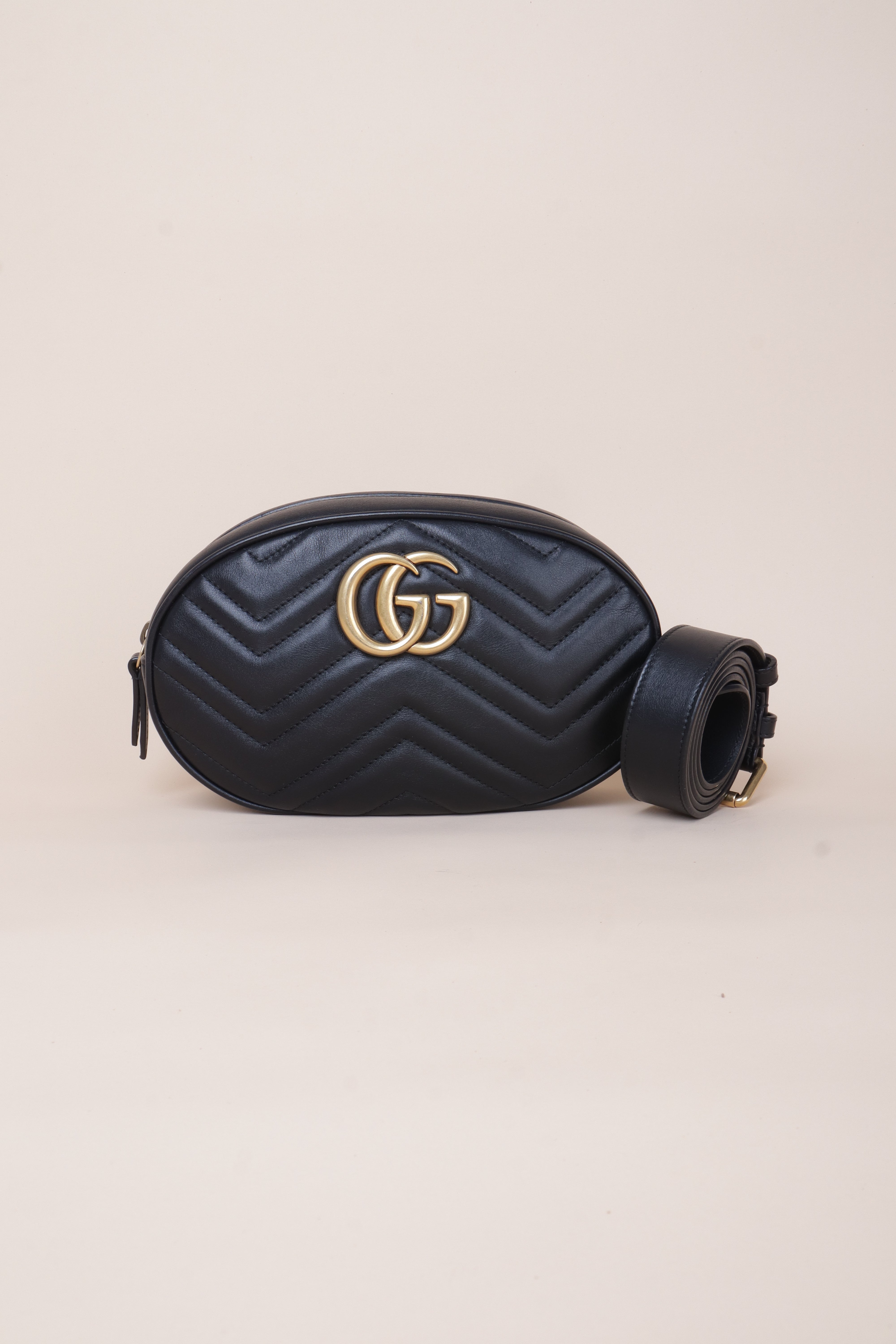 gucci black GG marmont bellt bag