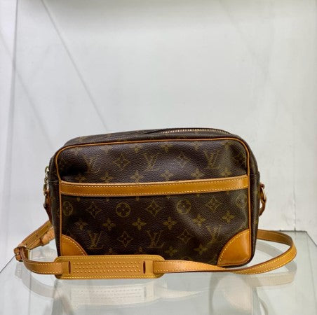 Louis Vuitton Monogram Trocadero 25 Crossbody Bag