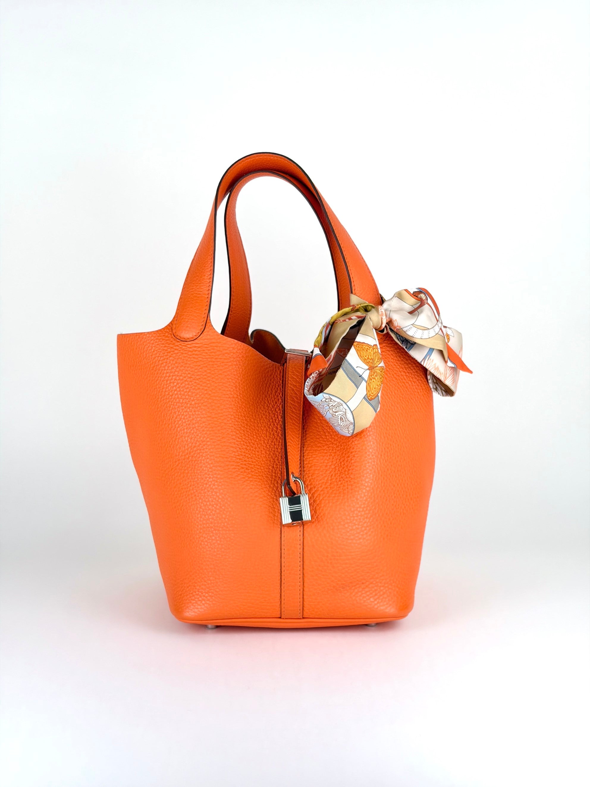 Hermes Orange minimum  Picot in Lock 22 taurillon Clemence bag