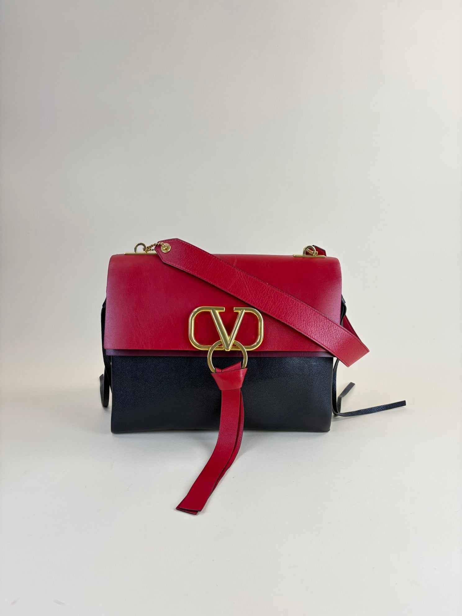Valentino Bicolor VRING red and black Shoulder Bag