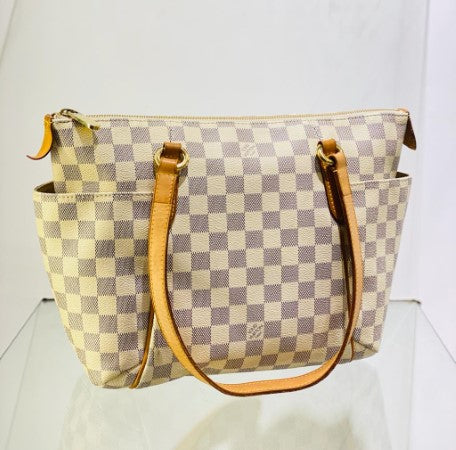 Louis Vuitton Damier Totally MM Bag