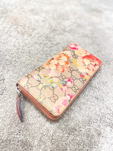 Gucci Ebony GG Floral Wallet