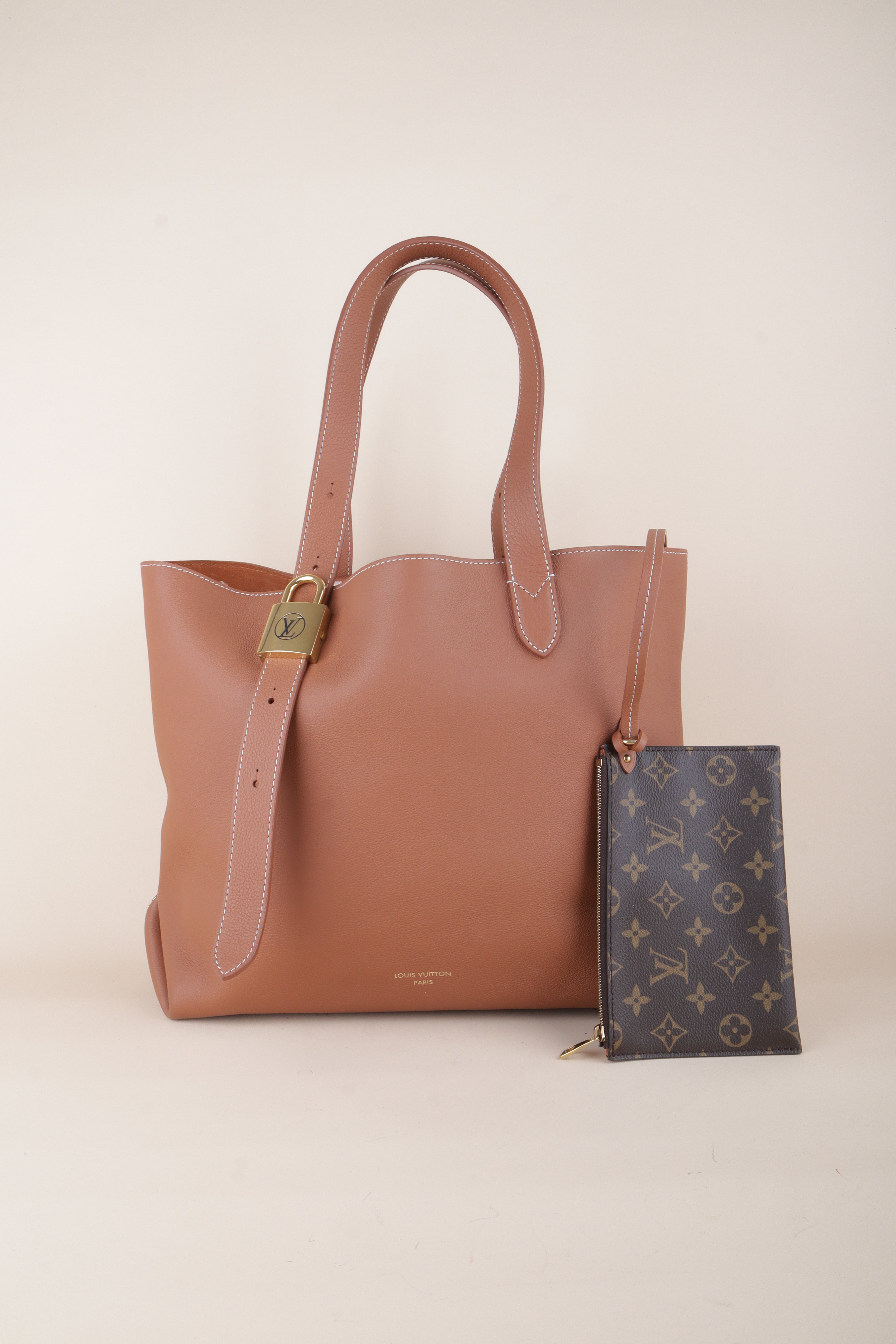 LOUIS VUITTON low key cabas cognoc mm