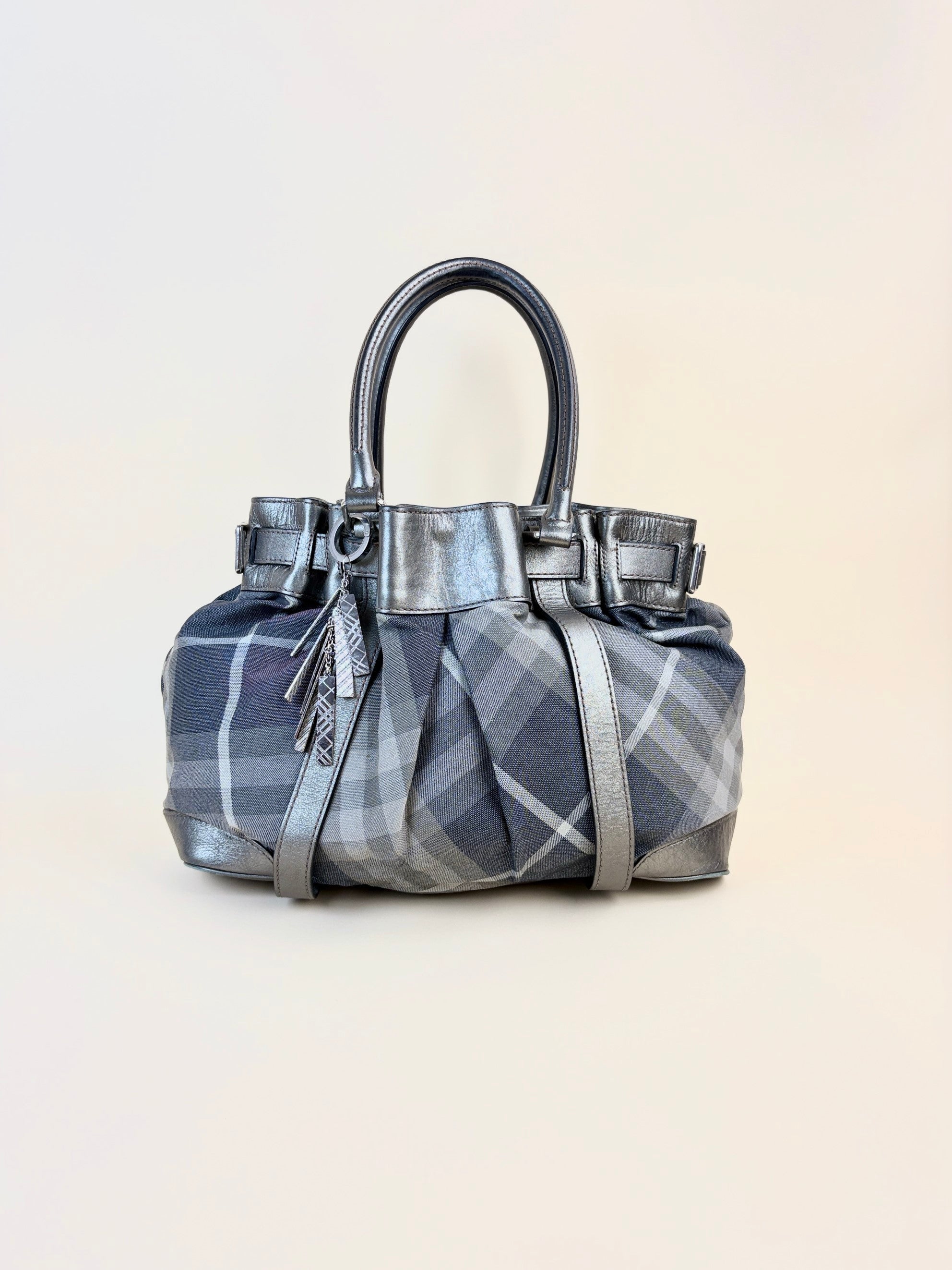 Burberry shimmer nova check canvas large, belted tote bag
