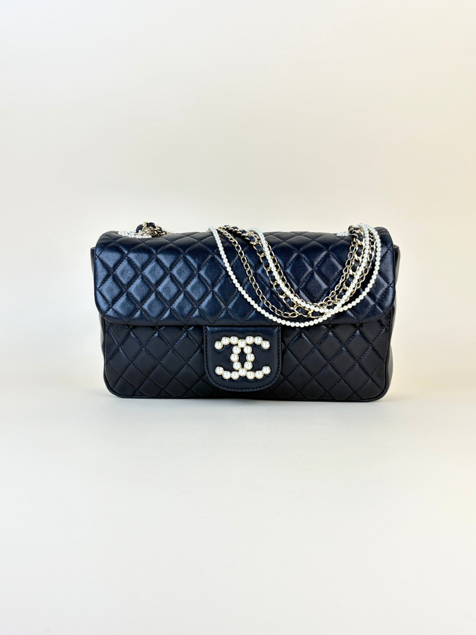 CHANEL black quilted lambskin leather Westminster pearl medium flap bag