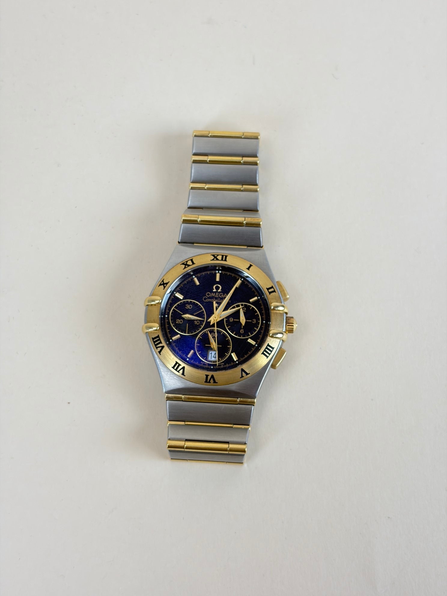 Omega 18K Yellow Gold Constellation Chronograph 36mm Watch