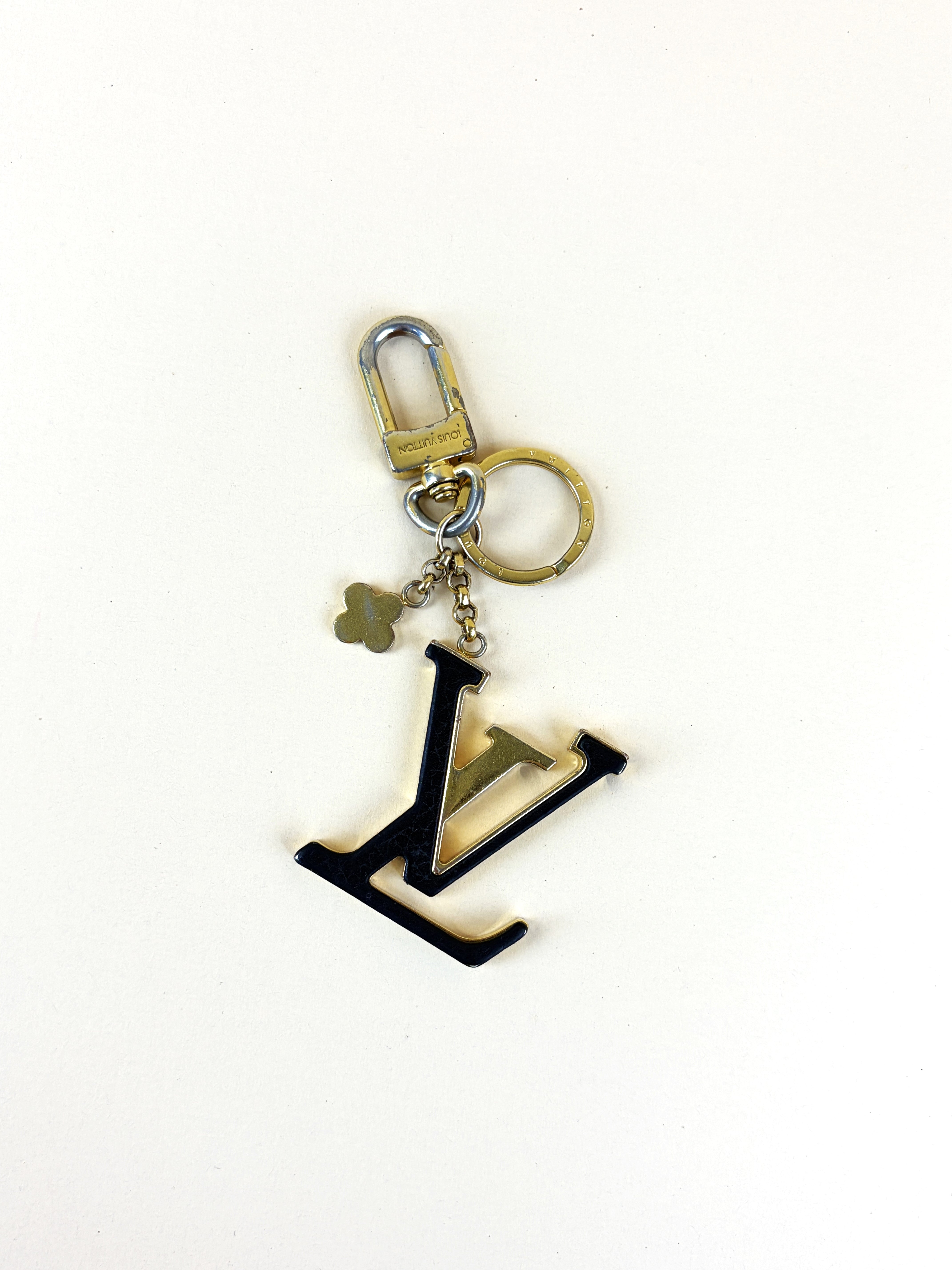 Louis Vuitton ゴールド ロゴチャーム Louis Vuitton Key Ring: Gold LV Monogram