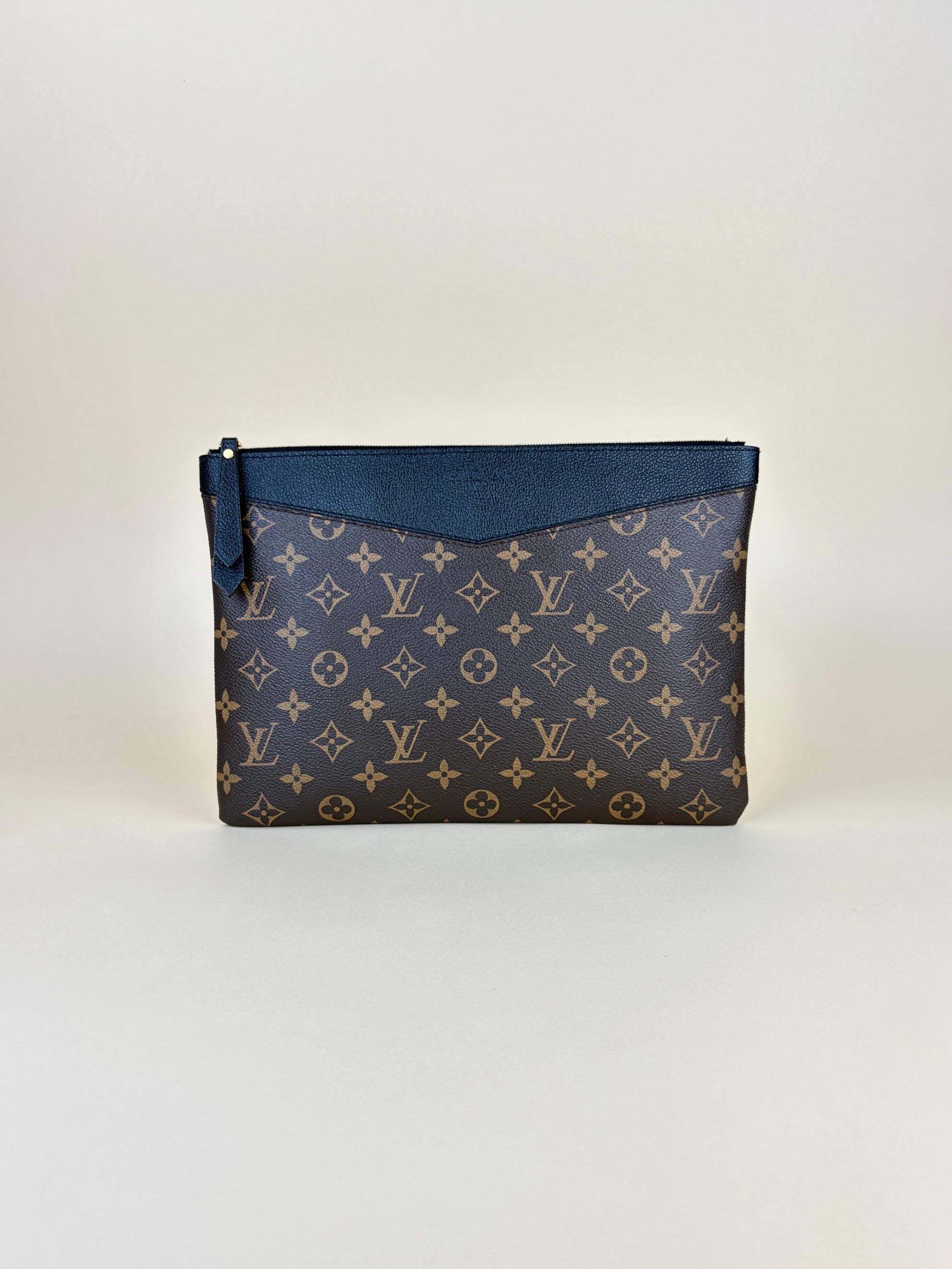 louis Vuitton black monogram daily pouch